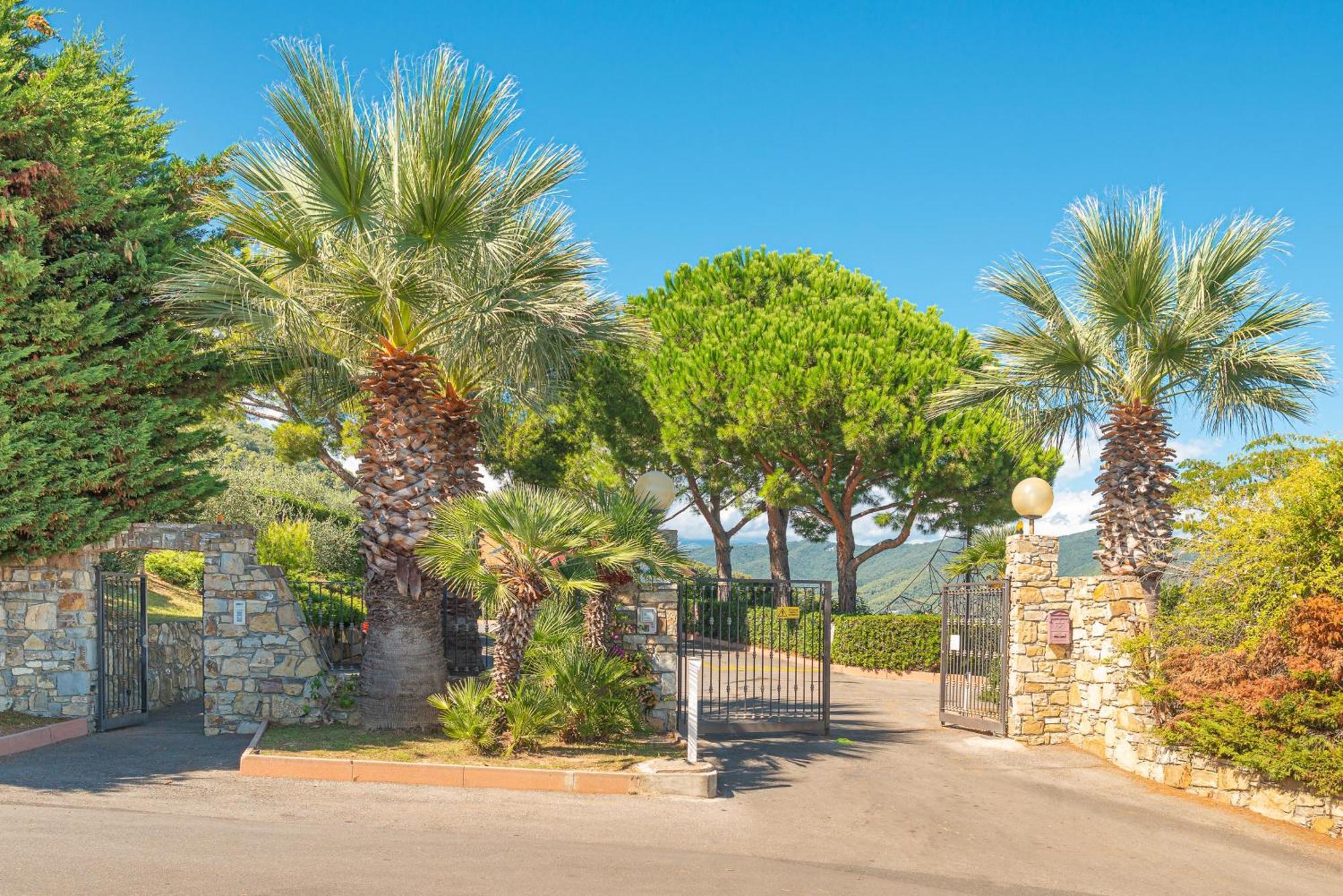 Villino Garden & Pool Hotel Andora Luaran gambar